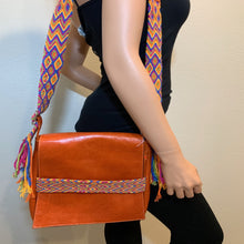 Load image into Gallery viewer, Nopsa handbag  Wayuu orange