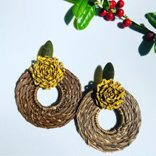 Load image into Gallery viewer, MS Brown Iraca Palm Earrings